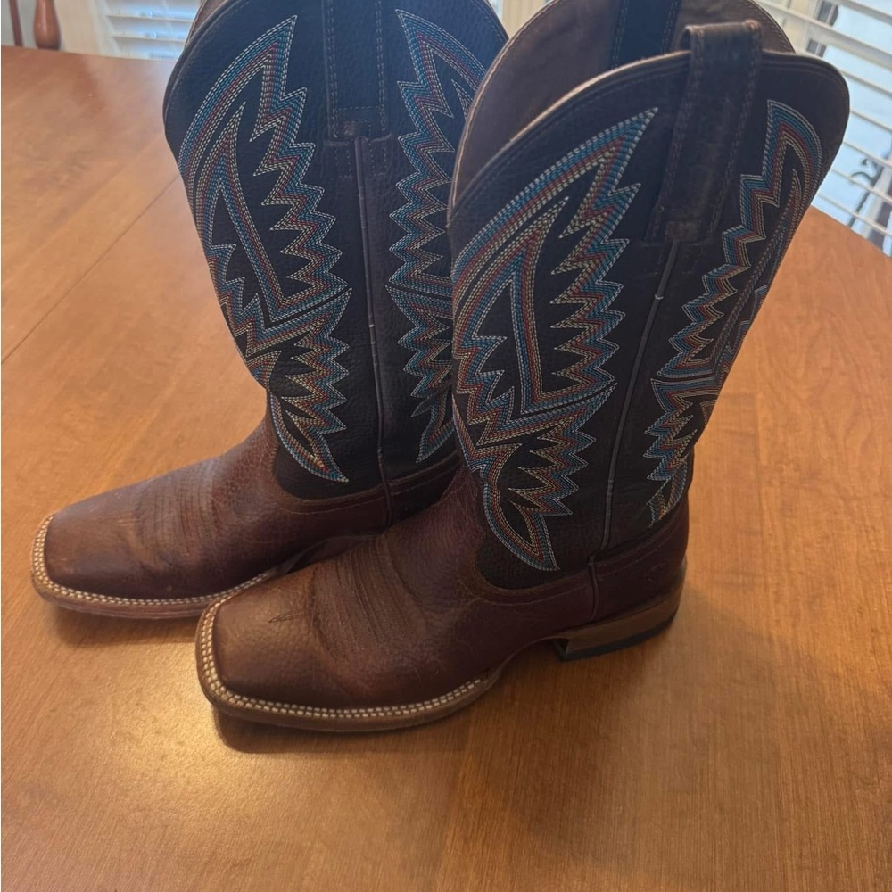 Ariat Brown Cowboy Boots with Decorative Stitching